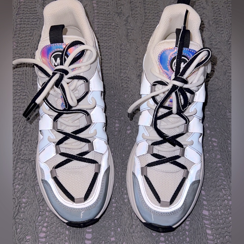 MICHAEL KORS HERO MIXED MEDIA TRAINER